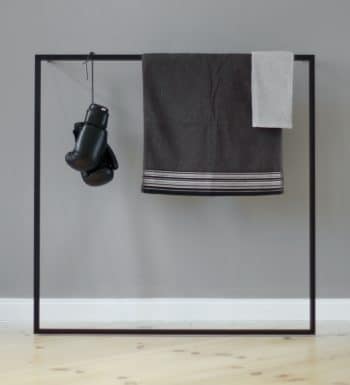 Wandgarderobe niedrig, zum stabilen Anlehnen: MF LITTLE LEANO - Schwarz, 100